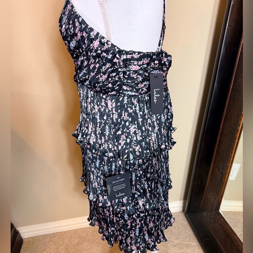 NWT Lulus Quaint Cutie Floral Tiered Dress size medium - Picture 5 of 9